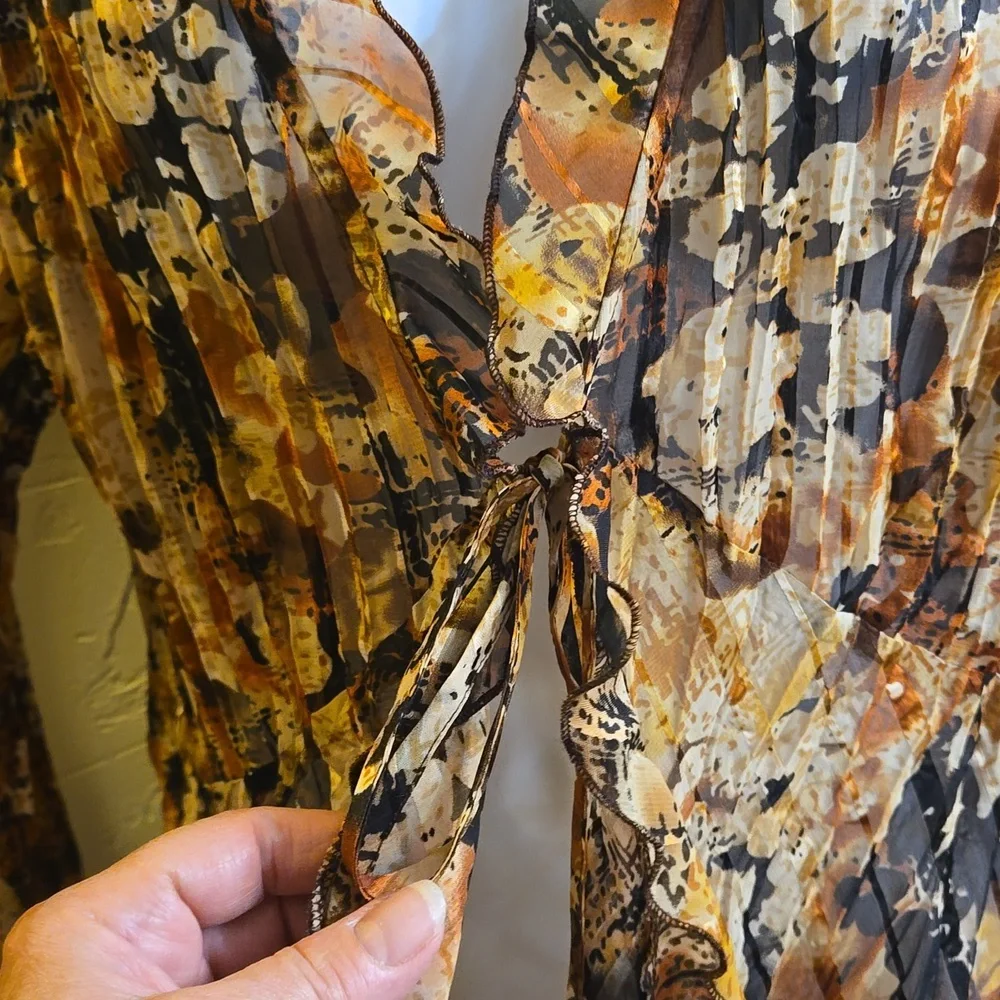 Notations Ruffled Sheer Top - Picture 4 of 9